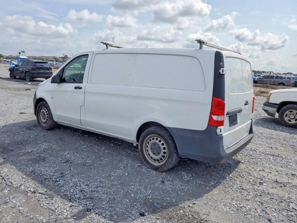2017 MERCEDES-BENZ METRIS