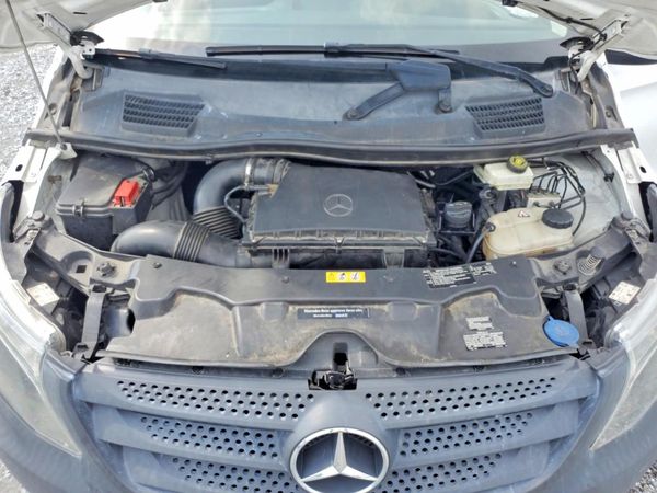 2017 MERCEDES-BENZ METRIS