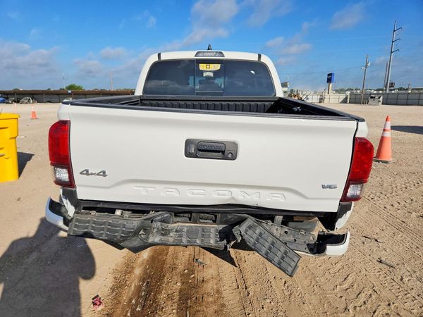 2022 TOYOTA TACOMA SR5