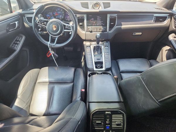 2017 PORSCHE MACAN