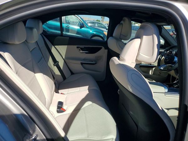 2024 MERCEDES-BENZ C C300