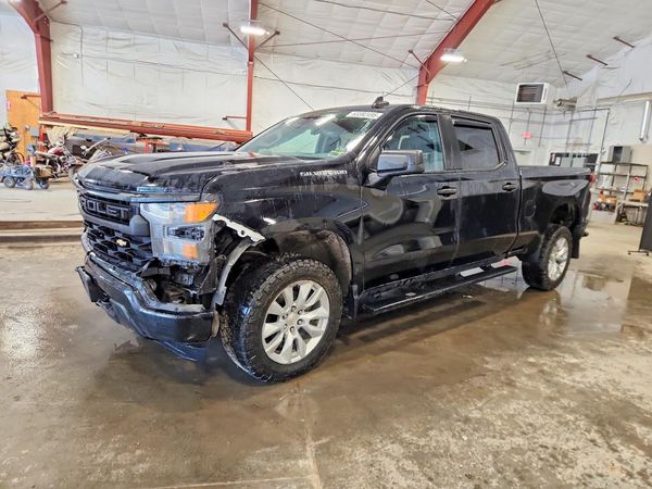 2023 CHEVROLET SILVERADO — DSFA — Front 3/4