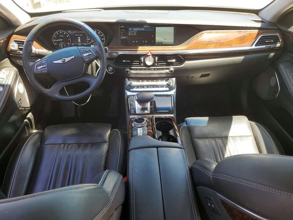 2018 GENESIS G90