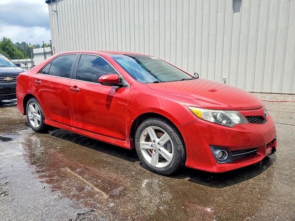 2013 TOYOTA CAMRY