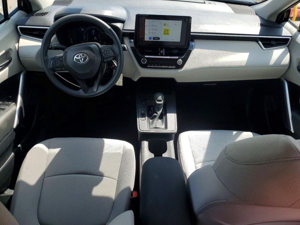 2026 TOYOTA COROLLA CROSS L — CKPT