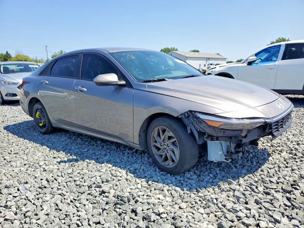 2024 HYUNDAI ELANTRA