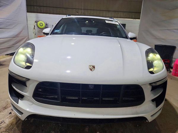 2017 PORSCHE MACAN
