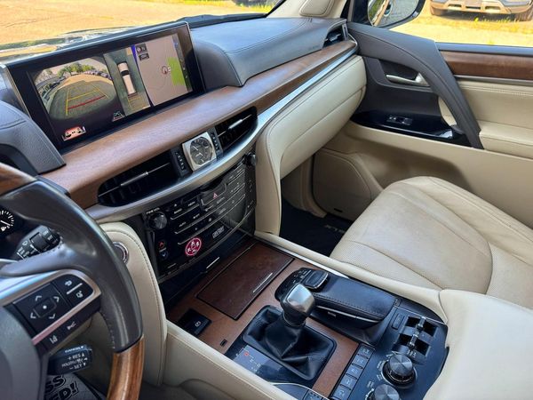 2017 LEXUS LX 570