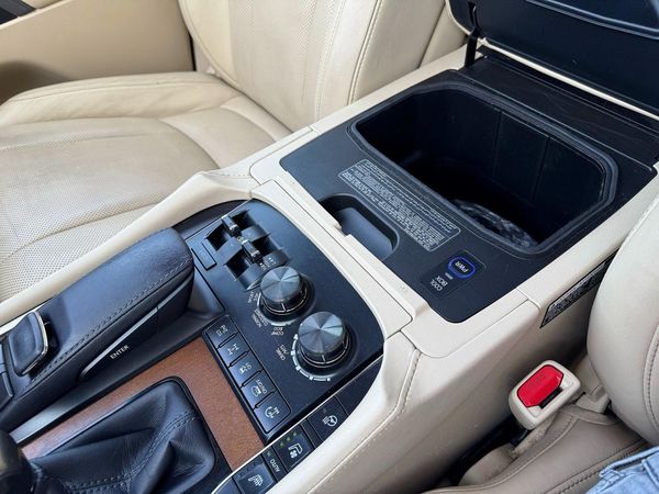 2017 LEXUS LX 570