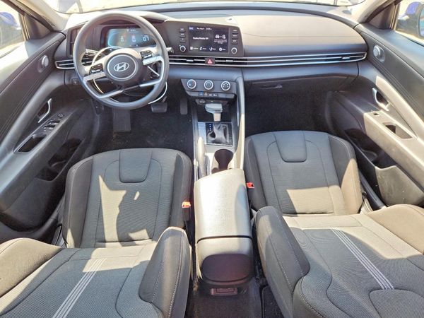 2024 HYUNDAI ELANTRA