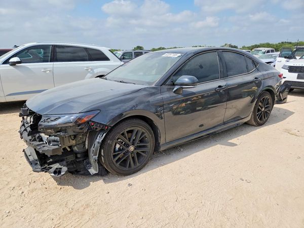2026 TOYOTA CAMRY