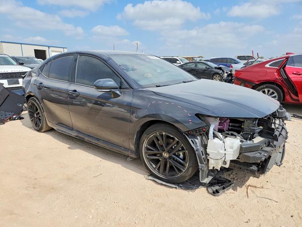 2026 TOYOTA CAMRY