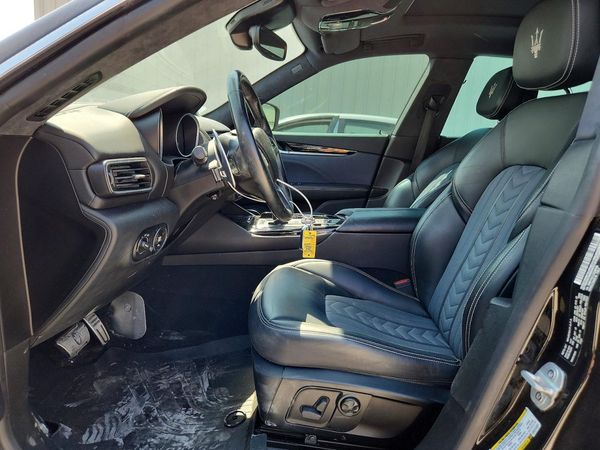 2018 MASERATI LEVANTE Luxury