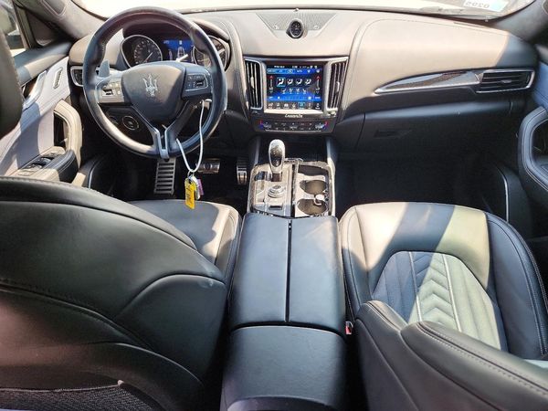 2018 MASERATI LEVANTE Luxury