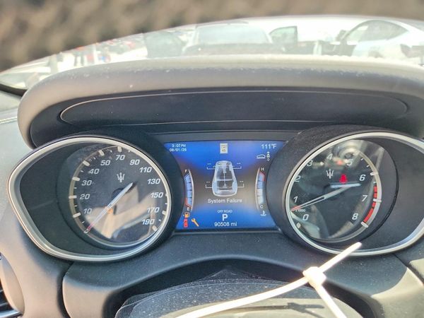 2018 MASERATI LEVANTE Luxury