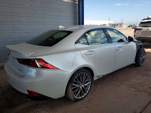 2016 LEXUS IS 200t