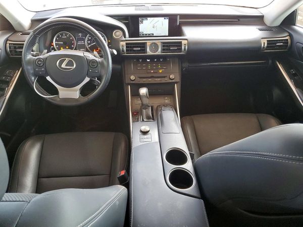 2016 LEXUS IS 200t
