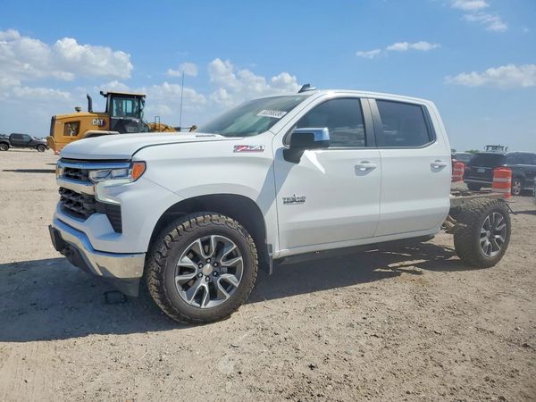 2025 CHEVROLET SILVERADO — DSFA — Front 3/4