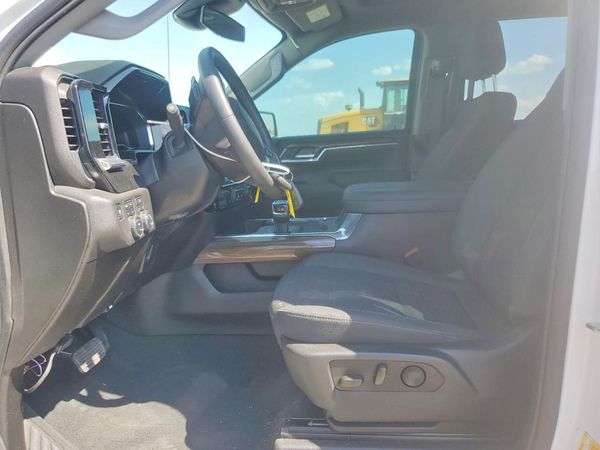 2025 CHEVROLET SILVERADO LT — DENT