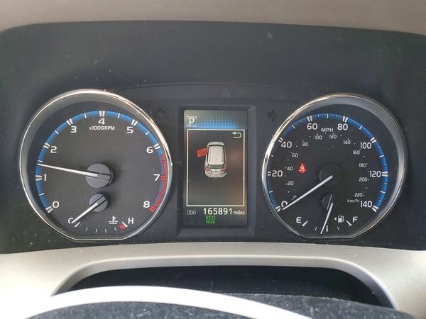 2016 TOYOTA RAV4 XLE (M Grade)