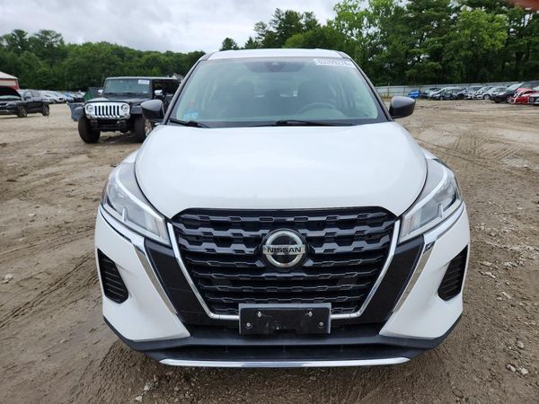 2021 NISSAN KICKS