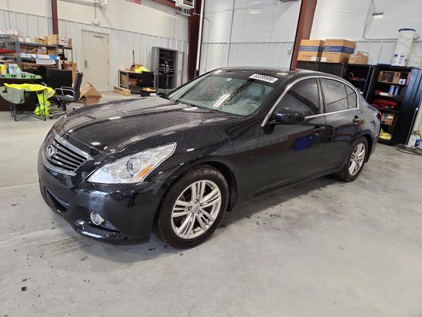 2013 INFINITI G37