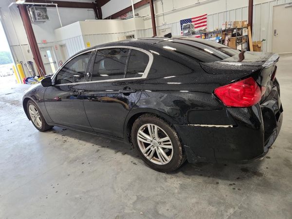 2013 INFINITI G37