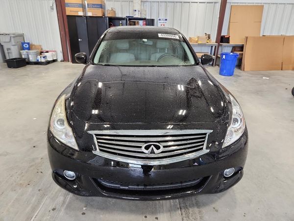 2013 INFINITI G37