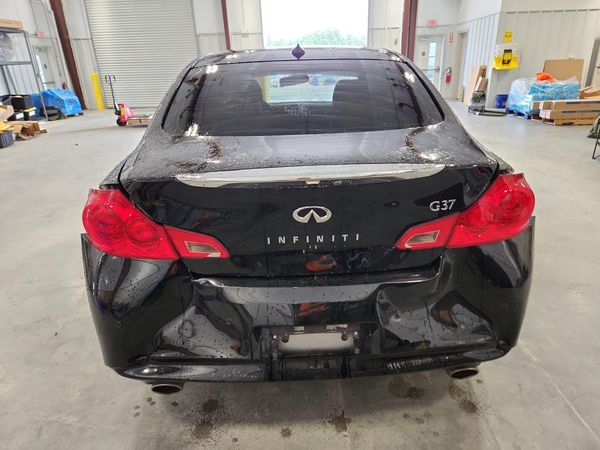2013 INFINITI G37