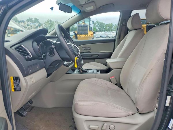 2017 KIA SEDONA LX