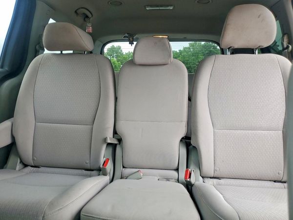 2017 KIA SEDONA LX