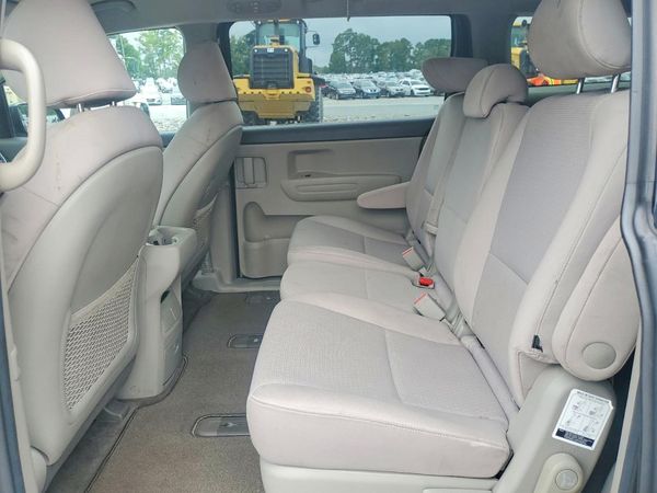 2017 KIA SEDONA LX