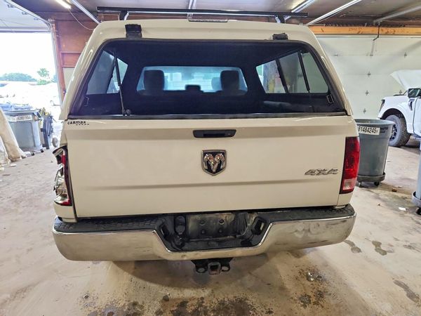 2014 RAM 1500 ST QUAD CAB 4X4