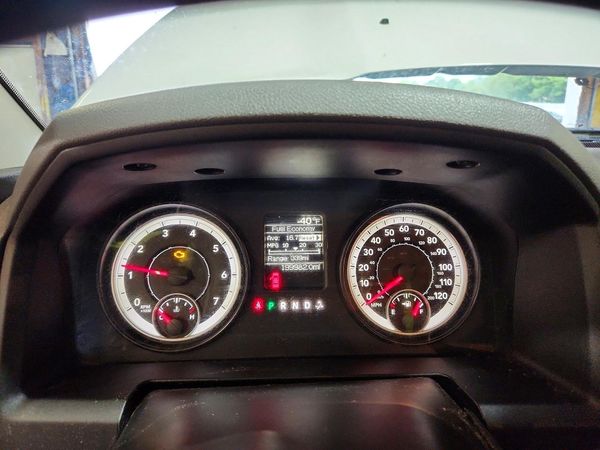 2014 RAM 1500 ST QUAD CAB 4X4