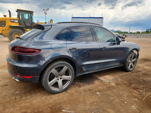 2017 PORSCHE MACAN