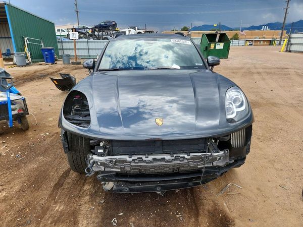 2017 PORSCHE MACAN