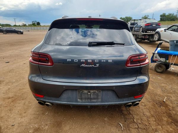 2017 PORSCHE MACAN