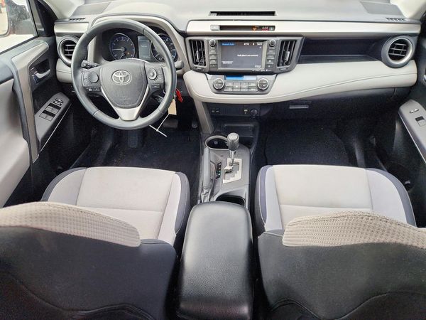 2017 TOYOTA RAV4 XLE