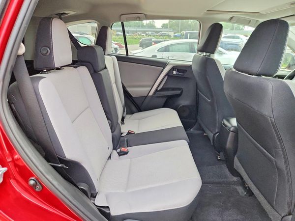 2017 TOYOTA RAV4 XLE
