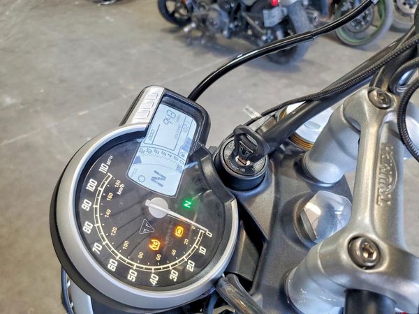 2025 TRIUMPH MOTORCYCLE SCRAMBLER