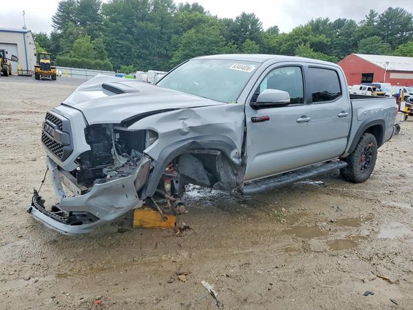 2017 TOYOTA TACOMA — Front 3/4