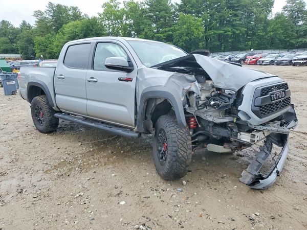 2017 TOYOTA TACOMA — Passenger 3/4