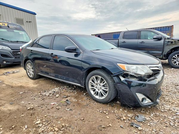 2013 TOYOTA CAMRY