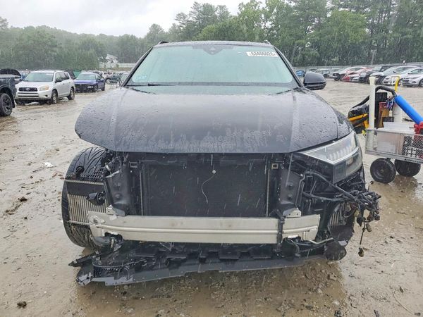 2019 AUDI Q8