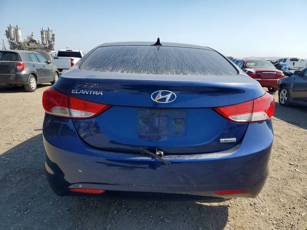 2013 HYUNDAI ELANTRA
