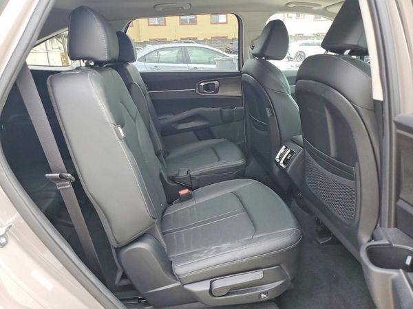 2025 KIA SORENTO