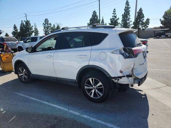2018 TOYOTA RAV4 LE