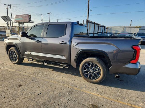 2025 TOYOTA TUNDRA Platinum