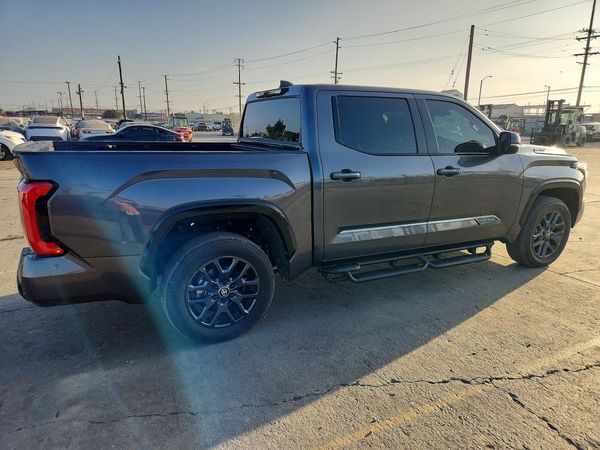 2025 TOYOTA TUNDRA Platinum