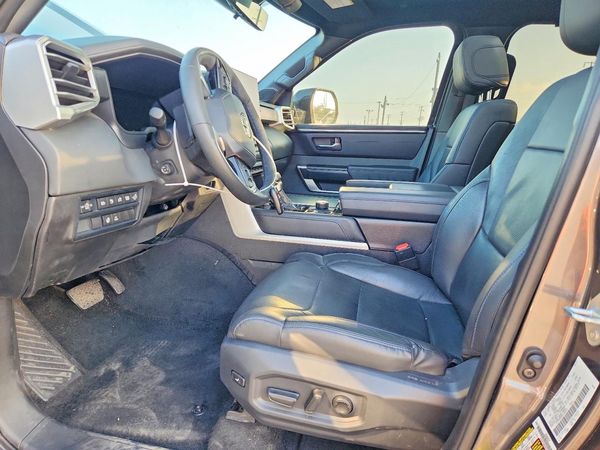 2025 TOYOTA TUNDRA Platinum